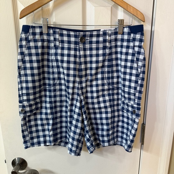 Style & Co. Pants - NWT Style & Co. ladies mid-rise zig zag short size 12 New!